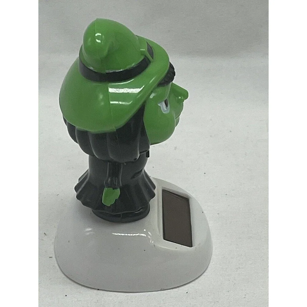 Solar Powered Halloween Dancing Green Witch Bobblehead Black Dress Green Hat